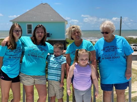 Christine Bukowsky - Photo 33