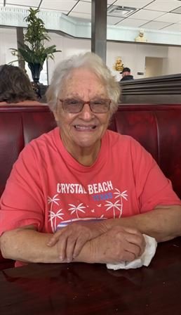 Christine Bukowsky - Photo 35