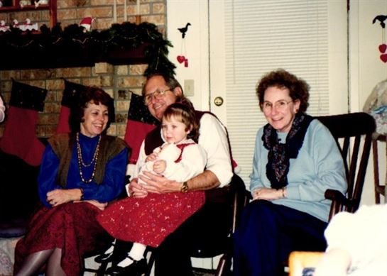 Jean Karasik - Photo 2