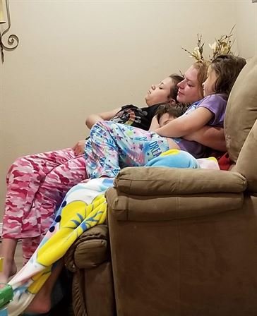 Tiffany Lee Handley - Photo 6