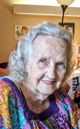 Pansy Travis - Photo 23