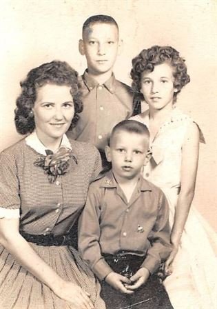 Dora Mae Teal - Photo 29