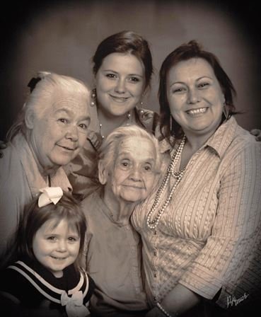 Dorothy Johnson - Photo 11