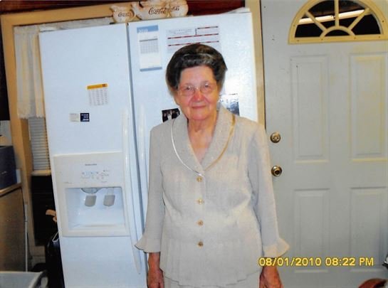 Christine Louise Moss - Photo 8