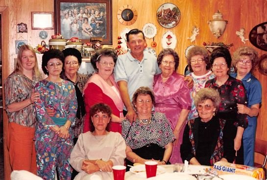 Christine Louise Moss - Photo 36