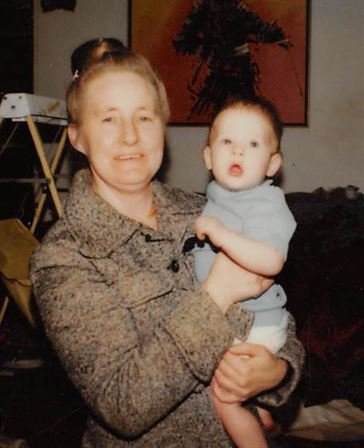 JoAnn Taylor Hanks - Photo 4