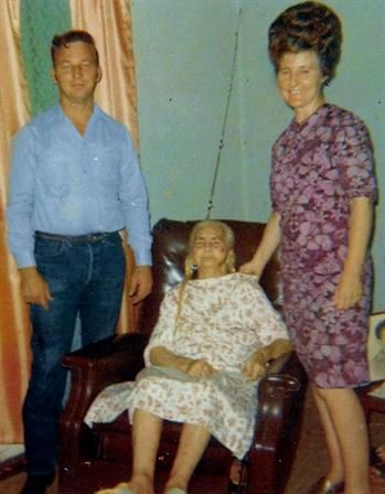 JoAnn Taylor Hanks - Photo 9