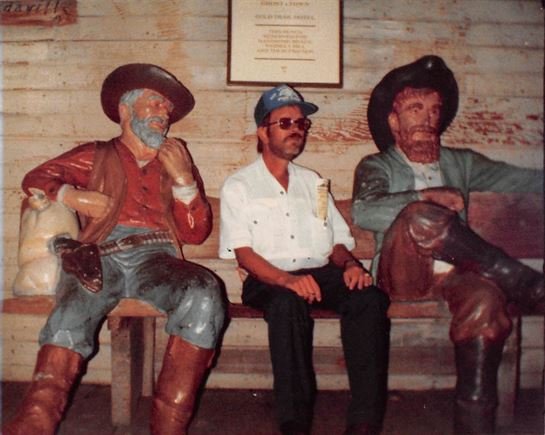 Michael Carl Kretschman - Photo 34