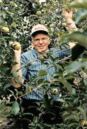 Travis Clark - Photo 11