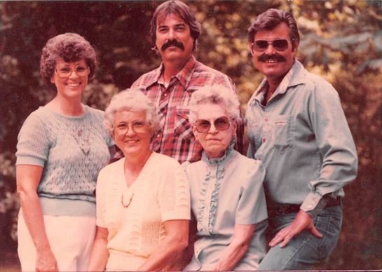 Ann Bell Olliff - Photo 33